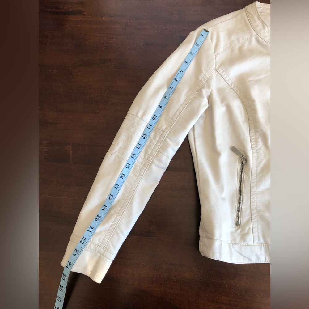 Apt 9 Moto Jacket - Woman’s Faux Leather. Cream Color. Fully Lined. Size XL - Picture 6 of 7